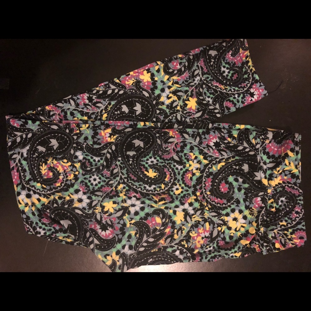 Lularoe tall and curvy leggings